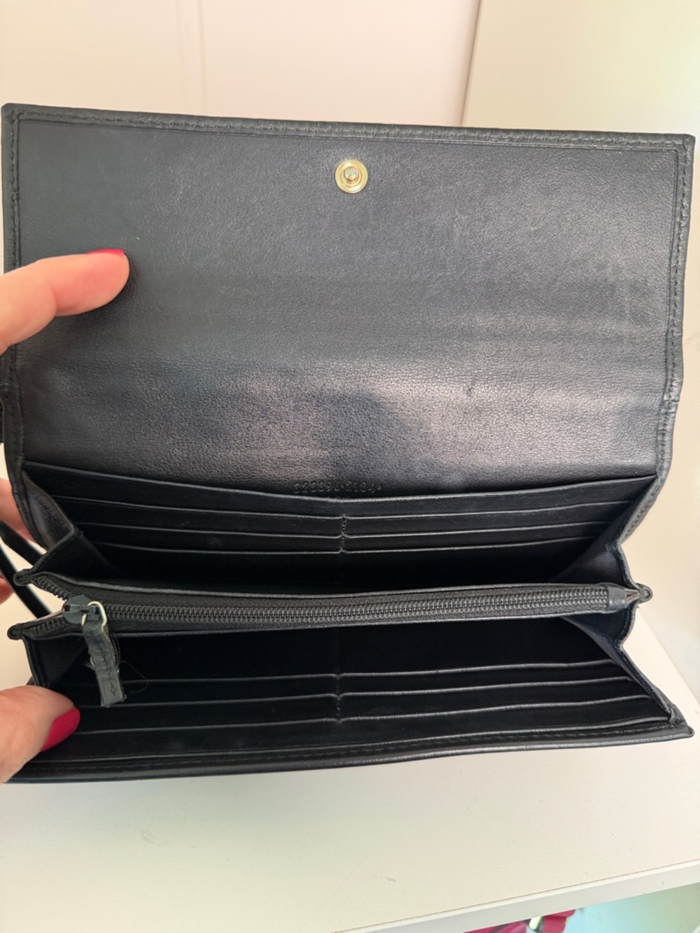 Gucci Black Guccissima Leather Continental Wallet with unbranded Gold Chain - Picture 8 of 10